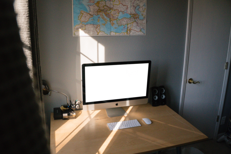 Desktop Mockup: home pc corner with light from the window