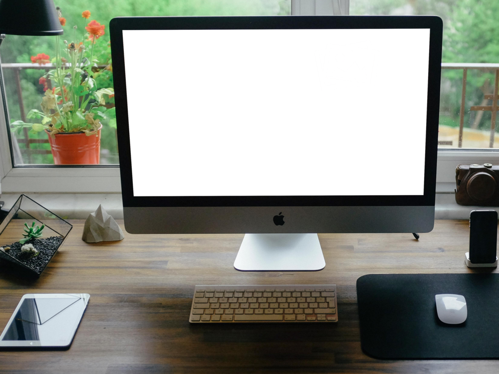 Desktop Mockup: muddy desktop