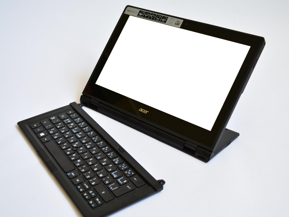 Laptop Mockup: angry laptop