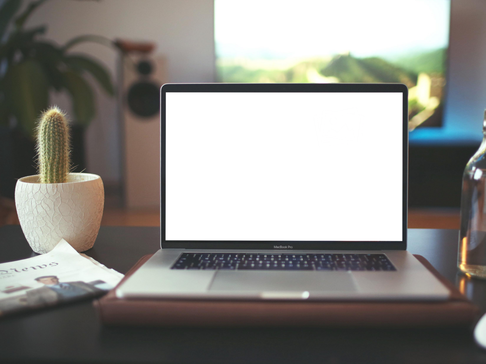Laptop Mockup: courteous laptop