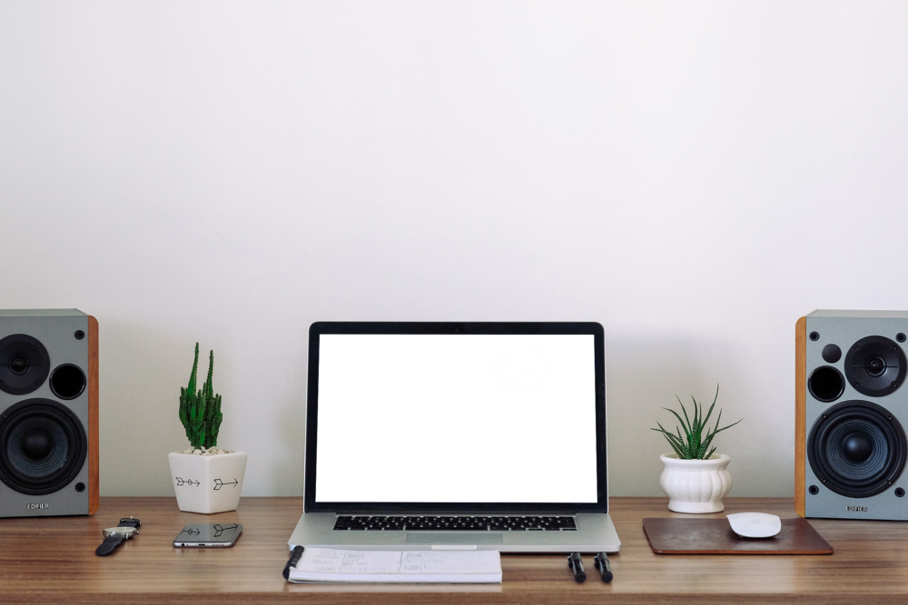 Laptop Mockup: daring laptop