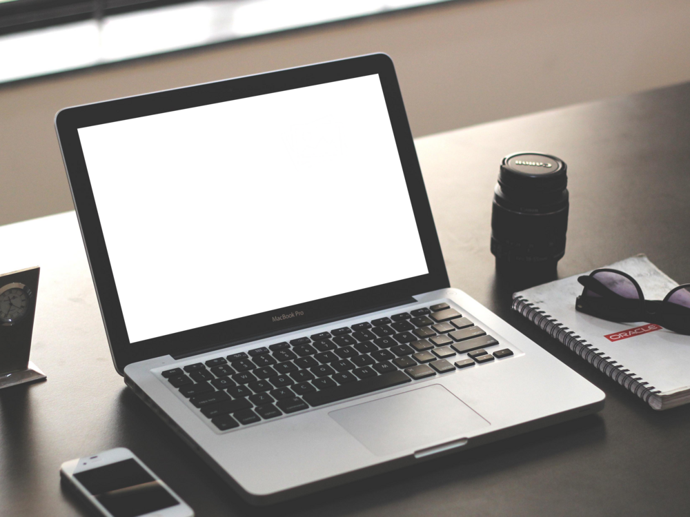 Laptop Mockup: fine laptop