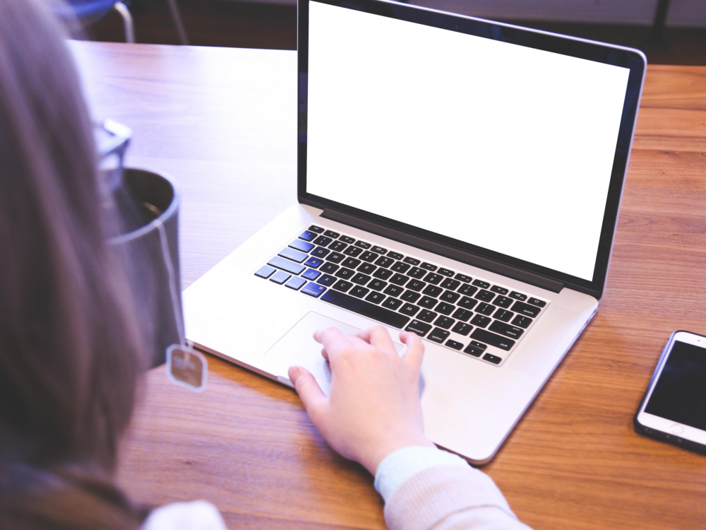 Laptop Mockup: quiet laptop