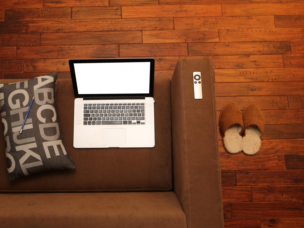 Laptop Mockup: remote laptop