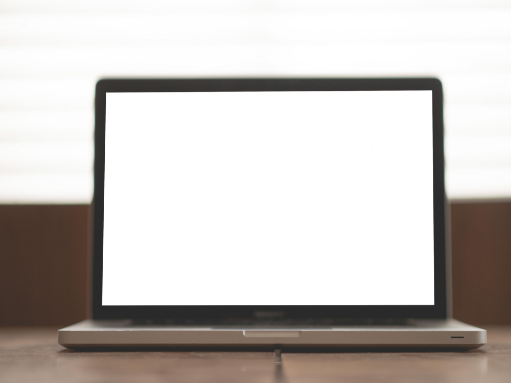 Laptop Mockup: svelte laptop