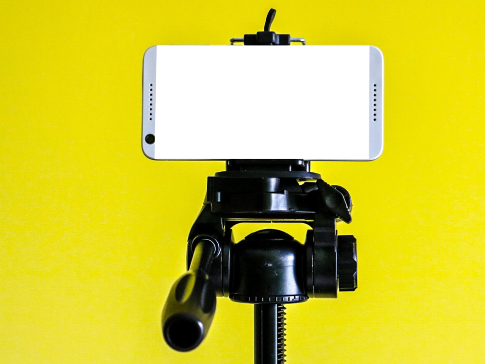 Mobile Mockup: eager mobile tripod