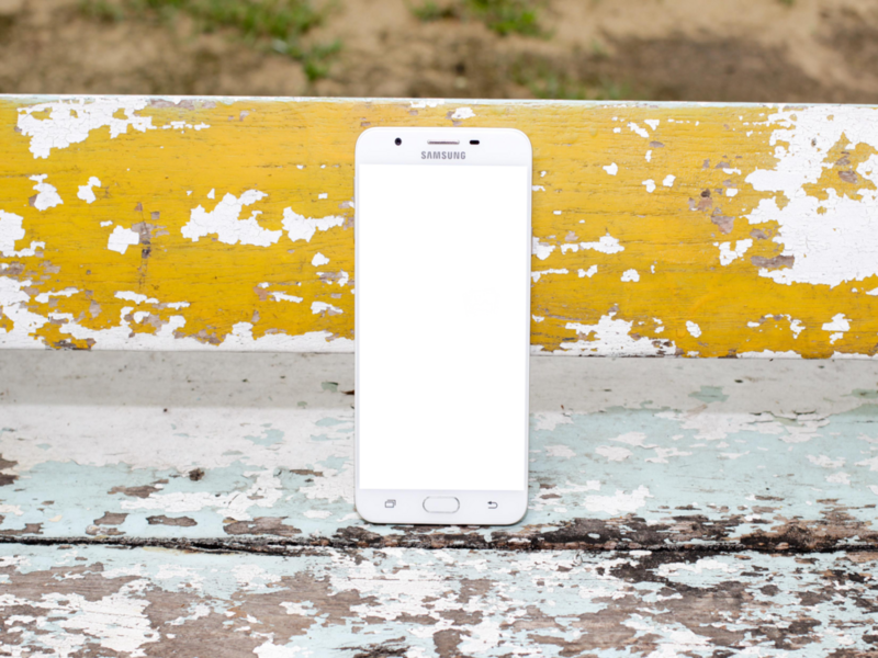 Mobile Mockup: grand mobile