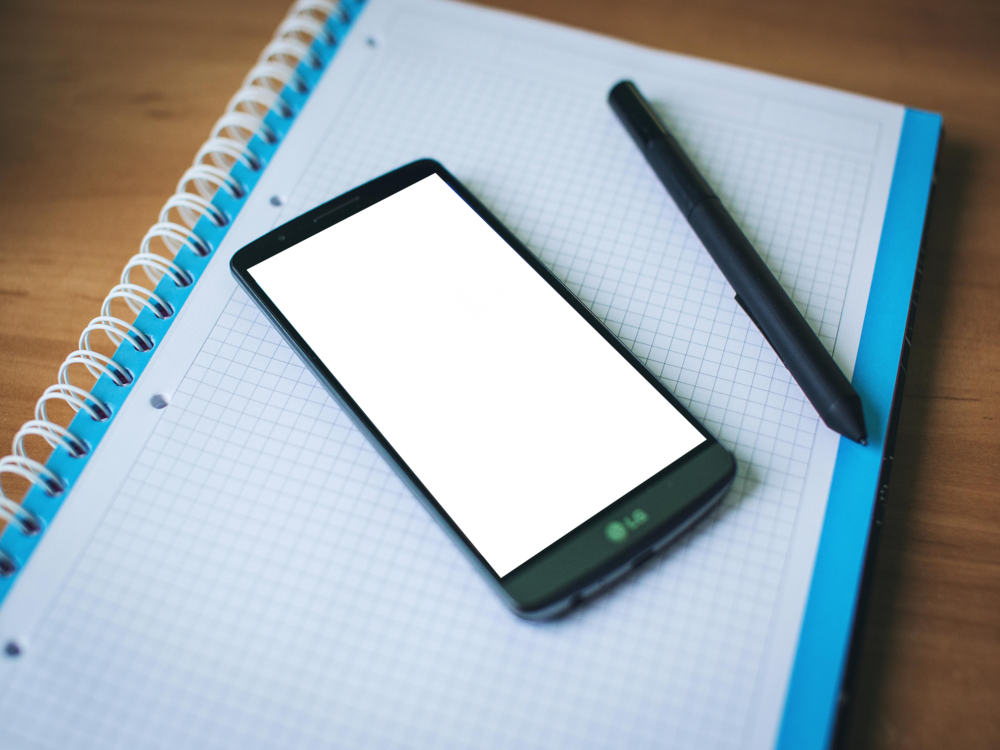 Mobile Mockup: imperfect mobile