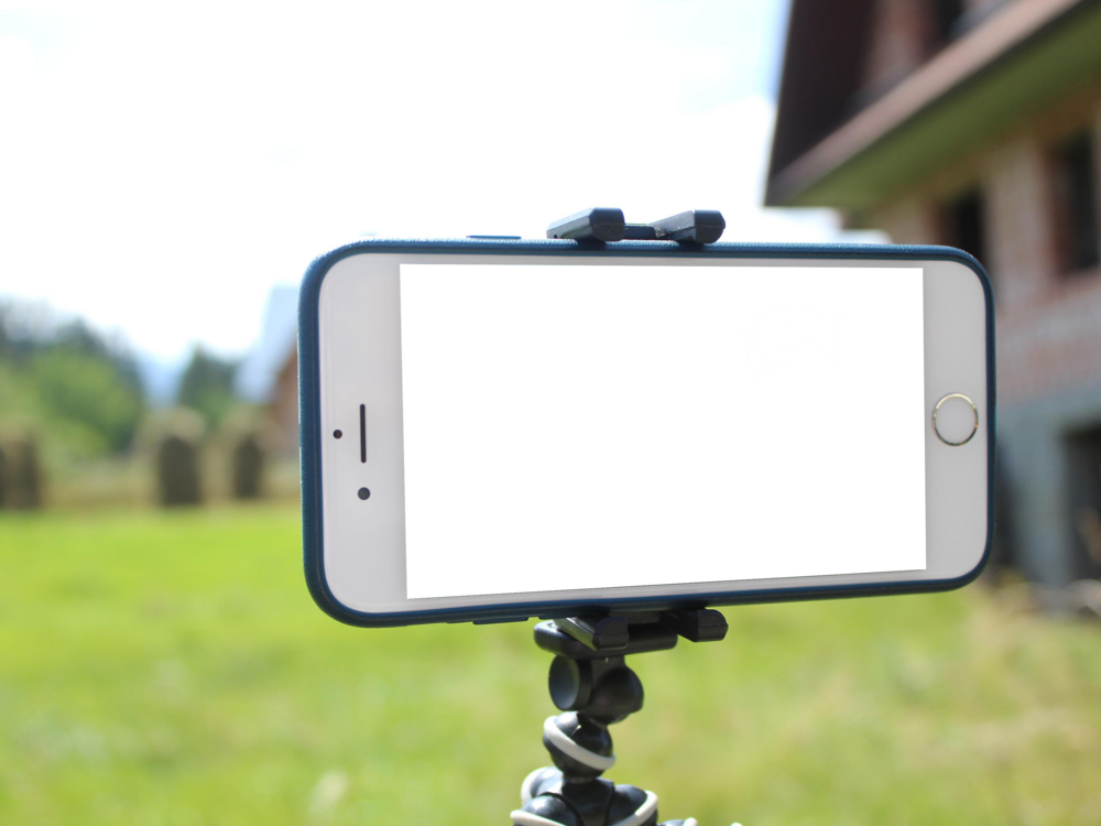 Mobile Mockup: nasty mobile on tripod